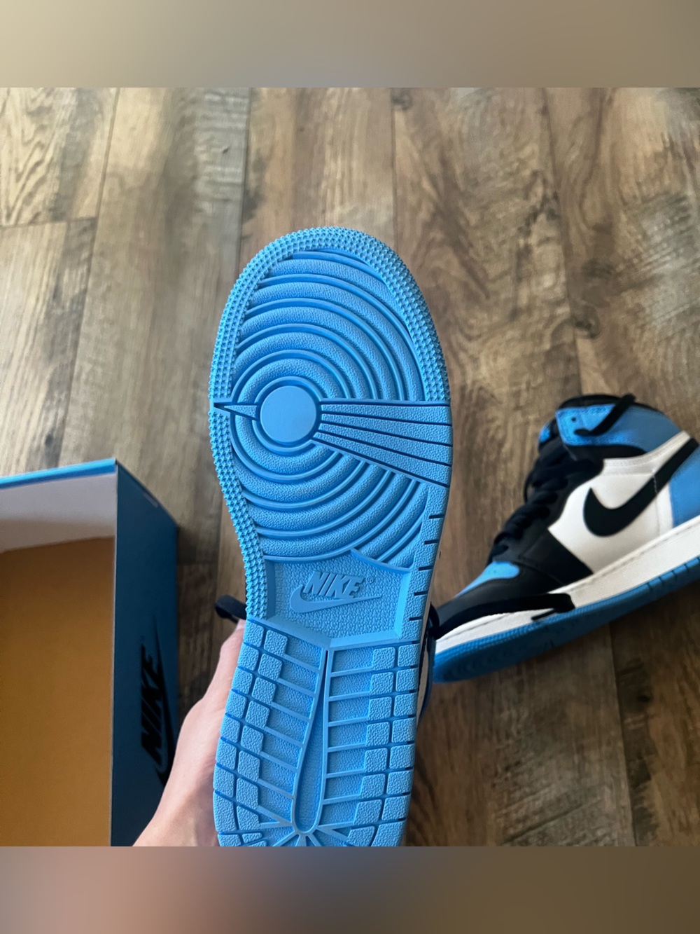 Air Jorden high OG 1 size 6.5 y/ 8 w new with box - Picture 9 of 15